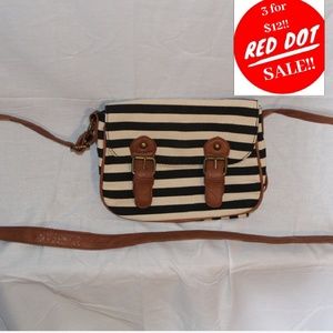 🔴American Eagle Nautical Cross Body Purse